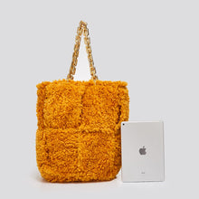 Lade das Bild in den Galerie-Viewer, Shoppingbag aus Fellimitat