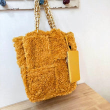 Lade das Bild in den Galerie-Viewer, Shoppingbag aus Fellimitat