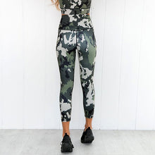 Lade das Bild in den Galerie-Viewer, Yoga Gymnastik Set Camouflage