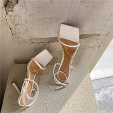 Lade das Bild in den Galerie-Viewer, Riemchen Sandalette SquareToe
