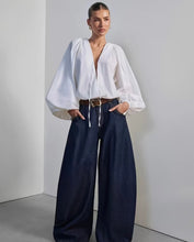 Load image into Gallery viewer, Barreljeans
