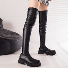 Lade das Bild in den Galerie-Viewer, Overknee Stiefel mit Plateau
