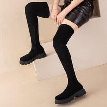 Lade das Bild in den Galerie-Viewer, Overknee Stiefel mit Plateau
