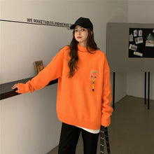 Lade das Bild in den Galerie-Viewer, Oversized Polo-Stricksweater mit Kravatte
