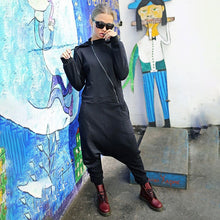 Lade das Bild in den Galerie-Viewer, Streetwear Jumpsuit mit Kapuze
